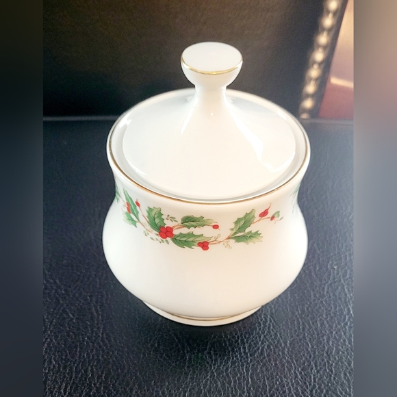 China Pearl NOEL Fine China Liling Cream & Sugar Bowl Serving Set Holly & Berry - Picture 7 of 11